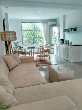 Seminyak Beach Tropical Hideaway Apartment